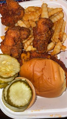 Dave's Hot Chicken by null