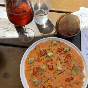 Four Winds Brewery - Sangria Spritz & Tuna Crudo - Breweries Near Me - Delta, British Columbia
