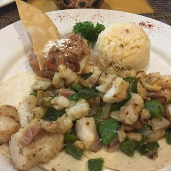 Las Camelias - Yummy fish tacos - Mexican Near Me - Playa del Carmen, ROO