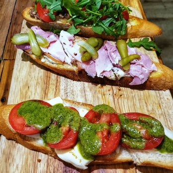 Verre Wine Bar - Bruschetta: Mozzarella, Ham, and Bacon Jam - Wine Bars Near Me - Arlington, Virginia