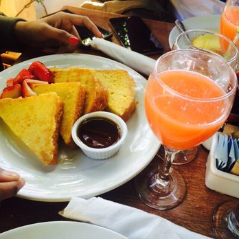Sarabeth's Key West - Flower juice and French toast - American Near Me - Key West, Florida