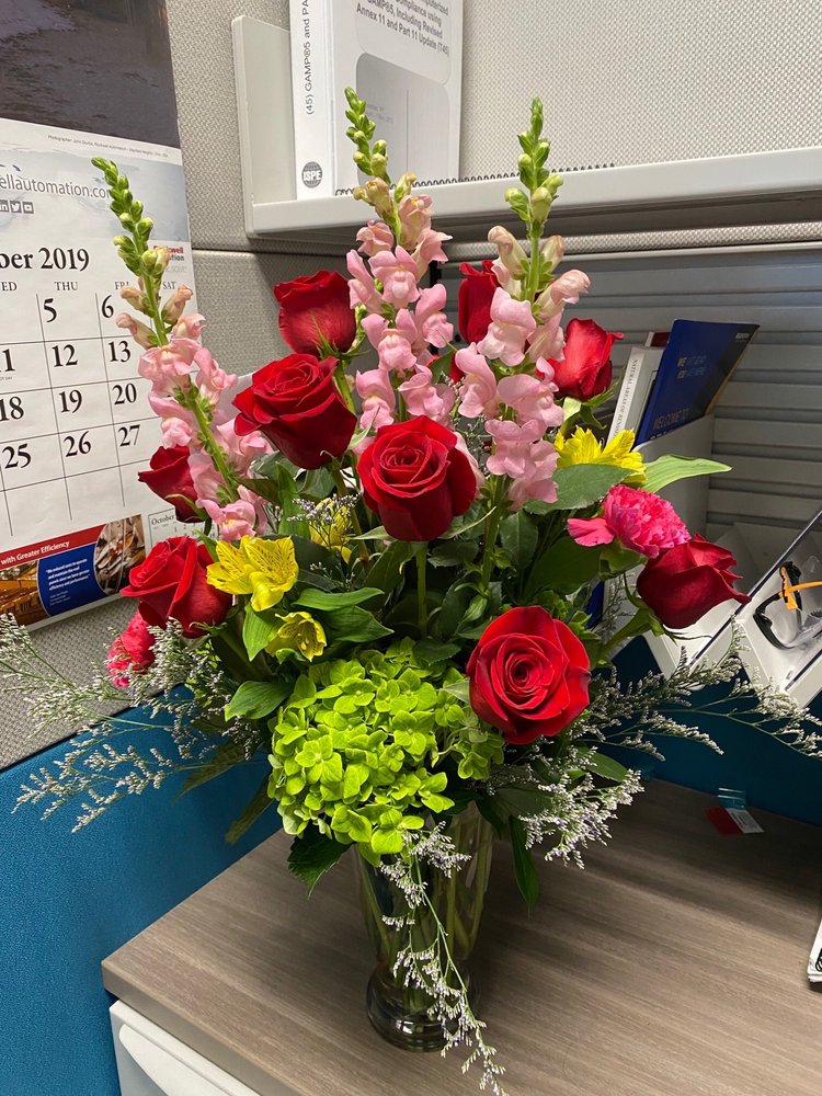 PAWLING FLOWER SHOP Updated September 2024 13 Reviews 532 Pawling Ave, Troy, New York