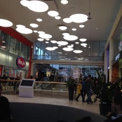 Donau Zentrum - Es wuselt nur so von Leuten -:)