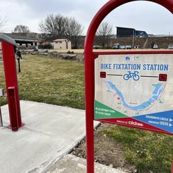 Klindt Cove Kiwanis Park - Klindt Cove Kiwanis Park - bike station