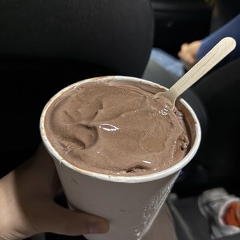 Manhattan Beach Creamery - Chocolate (Quart) - Ice Cream & Frozen Yogurt Near Me - Manhattan Beach, California Manhattan Beach Creamery - Chocolate (Quart) - Ice Cream & Frozen Yogurt Near Me - Manhattan Beach, California
