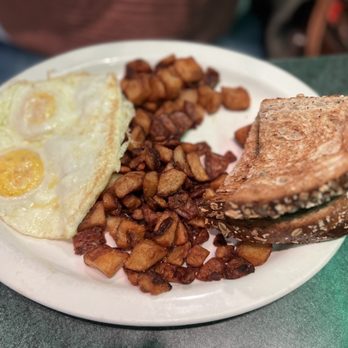 Metro Diner - Breakfast & Brunch Near Me - Madison, Alabama