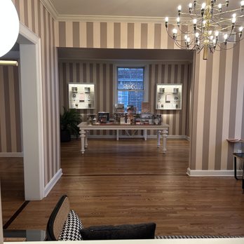 QC Spa - Gorgeous interiors - Massage Near Me - New York, New York QC Spa - Gorgeous interiors - Massage Near Me - New York, New York