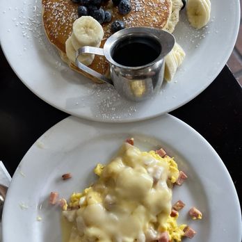 Bea Bea's - Beautiful and delicious - Coffee & Tea Near Me - Burbank, California
