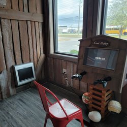 Malbis Parkway Pediatric Dentistry - Video game area