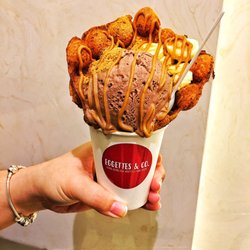 Eggetes & Co - Banoffee pie egg waffle! MUST TRYYY