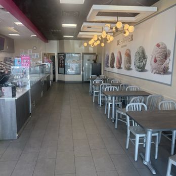 Baskin-Robbins - Seating - Ice Cream & Frozen Yogurt Near Me - Houston, Texas Baskin-Robbins - Seating - Ice Cream & Frozen Yogurt Near Me - Houston, Texas