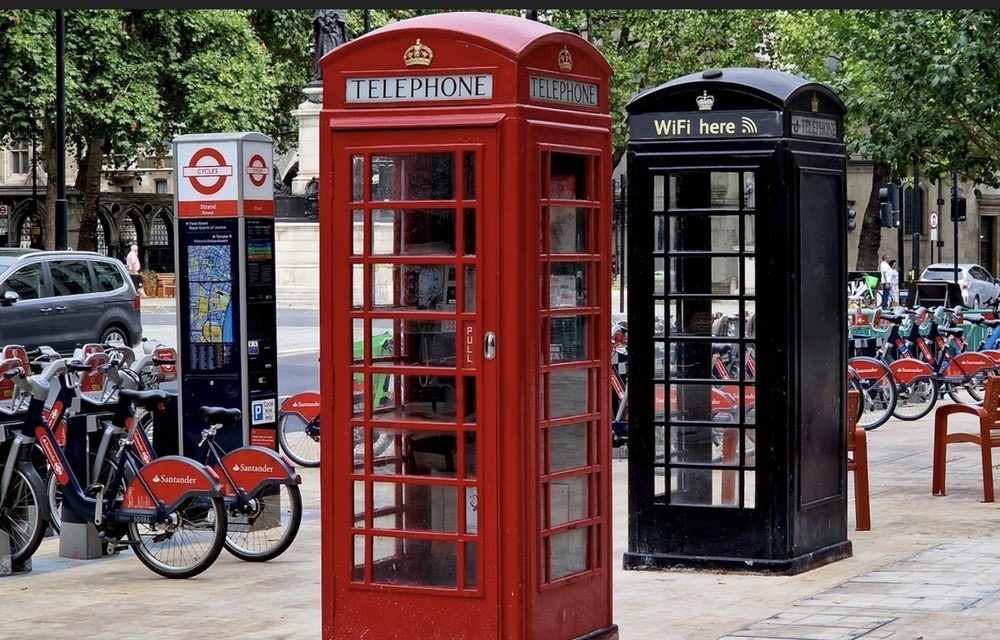 CHARING CROSS ROAD Updated July 2024 London, United Kingdom