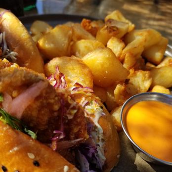 peasants FEAST - Solvang hot chicken sandwich (split in half, since we shared) and the "fries" - American Near Me - Solvang, California