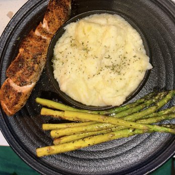 IZKINA - Blackened salmon with mashed potatoes and asparagus - Lounges Near Me - Dallas, Texas IZKINA - Blackened salmon with mashed potatoes and asparagus - Lounges Near Me - Dallas, Texas