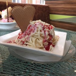 Eiscafeé Böthern - Spaghettieis für 4,50€... sehr fair!