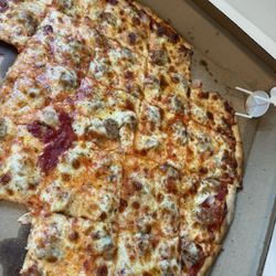 Gianorio's Pizza & Pasta - Sausage and Onion Extra Thin Pizza