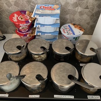 Best Western Plus Stevenson Manor - Oatmeal - Hotels Near Me - Calistoga, California