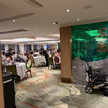 新城市廣場 - Jade Garden - a big and popular restaurant here. - Shopping Centers Near Me - Hong Kong, HK