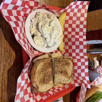 The Griffon - Pubs Near Me - Charleston, South Carolina