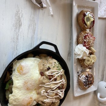Syrup - Aurora - Click Cluck skillet and mini waffle sampler - Breakfast & Brunch Near Me - Aurora, Illinois Syrup - Aurora - Click Cluck skillet and mini waffle sampler - Breakfast & Brunch Near Me - Aurora, Illinois