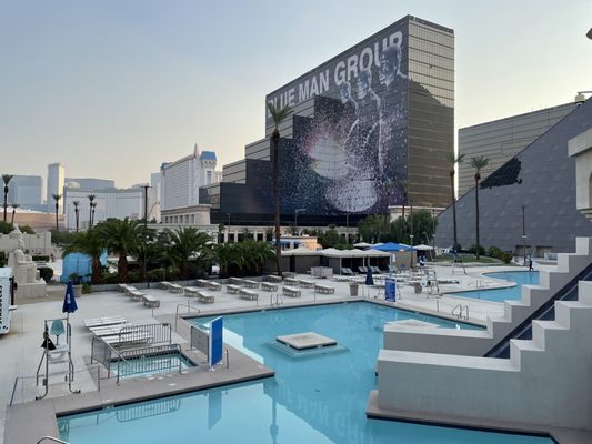 The Oasis Pool by null