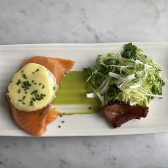 Napa Valley Wine Train - Smoked salmon eggs Benedict - New American Near Me - Napa, California Napa Valley Wine Train - Smoked salmon eggs Benedict - New American Near Me - Napa, California