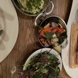 Rotisserie Weingrün - Mashed potatoes, mixed grilled vegetables and mixed green salad