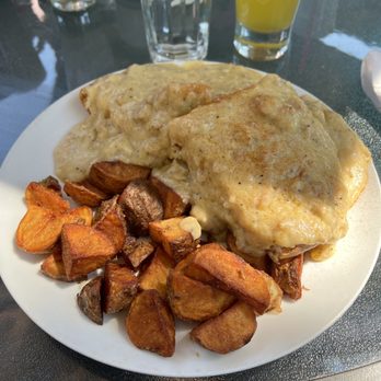McKay Cottage Restaurant - Biscuits and gravy - American Near Me - Bend, Oregon McKay Cottage Restaurant - Biscuits and gravy - American Near Me - Bend, Oregon