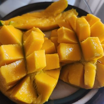 Lana's Cafe - Perfectly ripe mango - Juice Bars & Smoothies Near Me - Kapaa, Hawaii