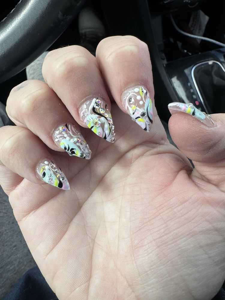 Oriental Nail Salon Logo