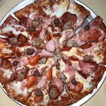 Mountain Mike's Pizza - ok but look how good this pizza looks! taste even better! this pizza was made with love lol - Pizza Near Me - Corona, California