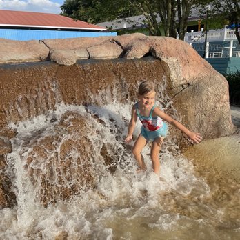 Adventure Island - Waterfall, Adventure Island Water Park - Water Parks Near Me - Tampa, Florida