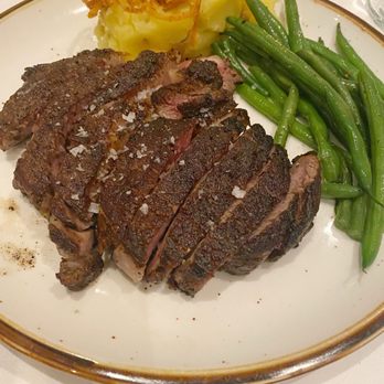 Dolcetto - Medium well steak with green beans and mashed potatoes - Kosher Near Me - Chestnut Ridge, New York Dolcetto - Medium well steak with green beans and mashed potatoes - Kosher Near Me - Chestnut Ridge, New York