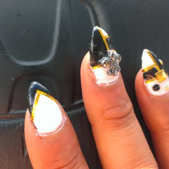 Ben's Hair & Nails - Just left & couldn't believe my eyes. So upset that i trusted these reviews & mad for going there for special occasion nails. - Nail Salons Near Me - Bellevue, Washington Ben's Hair & Nails - Just left & couldn't believe my eyes. So upset that i trusted these reviews & mad for going there for special occasion nails. - Nail Salons Near Me - Bellevue, Washington