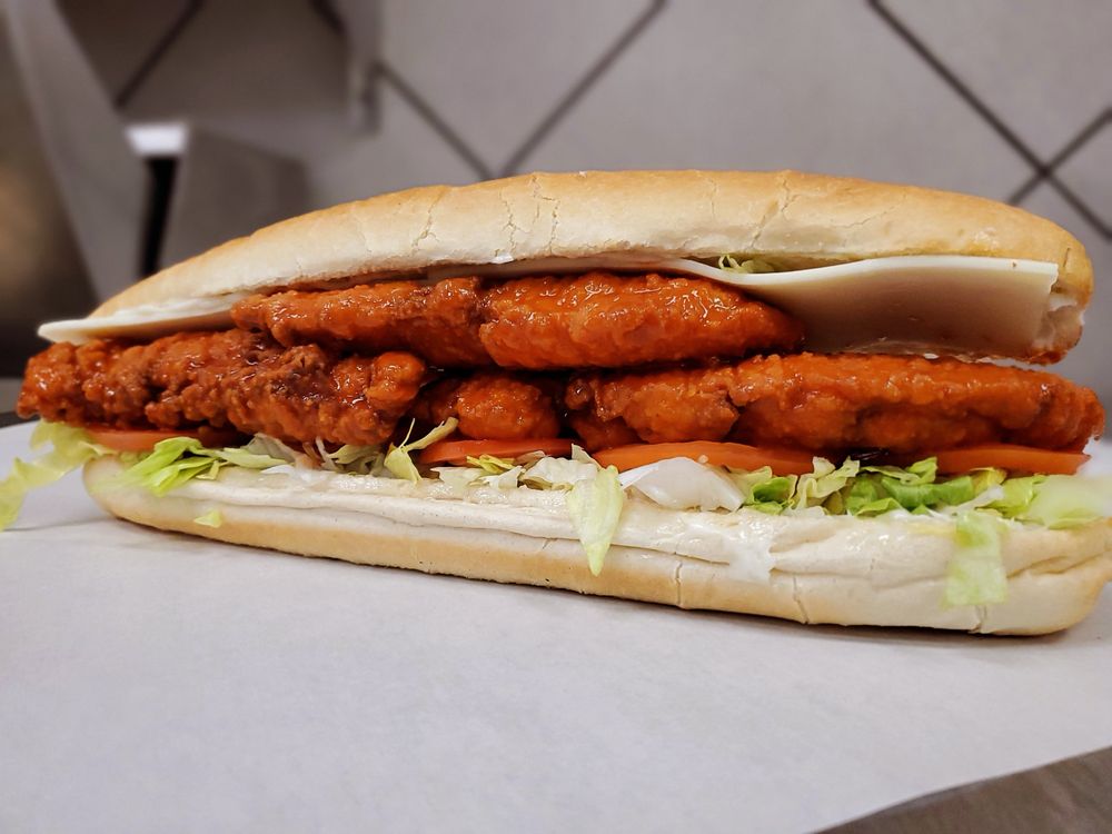 Food from P*Dubs Pizza Wings and Things