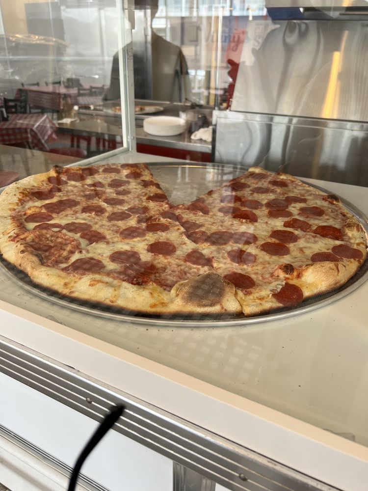 VINNY’S PIZZERIA 41 Photos & 20 Reviews 4651 Main St, Orange Beach