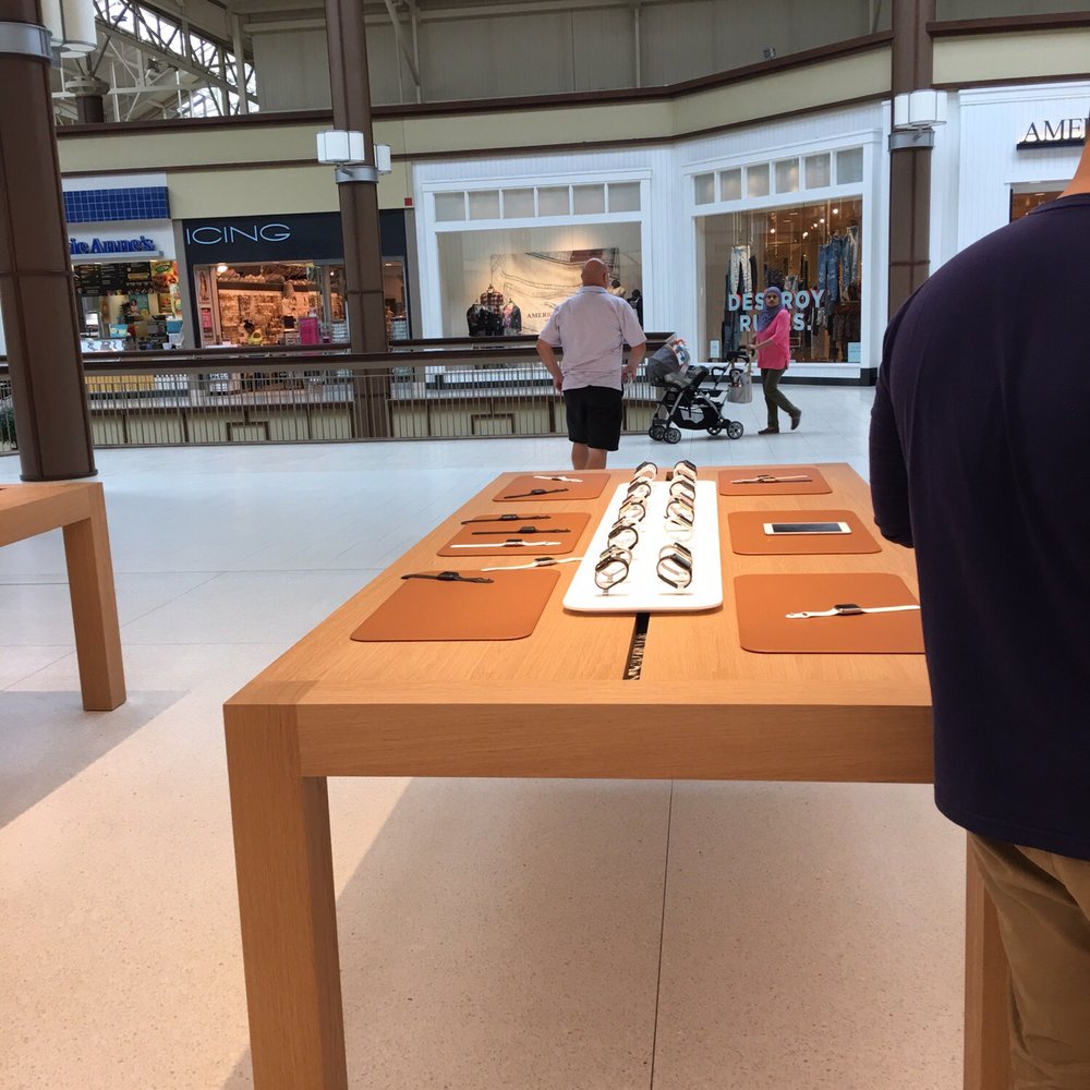 Apple Store - Danbury Fair Mall - iWatches - Mobile Phones Near Me - Danbury, Connecticut