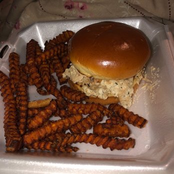 ET's Downtown Rantoul - A Cracked Chicken Sandwich with Sweet Potato Fries! Also comes with Honey Mustard for the Fries, even the sandwich is good dipped in it! - Barbeque Near Me - Rantoul, Illinois
