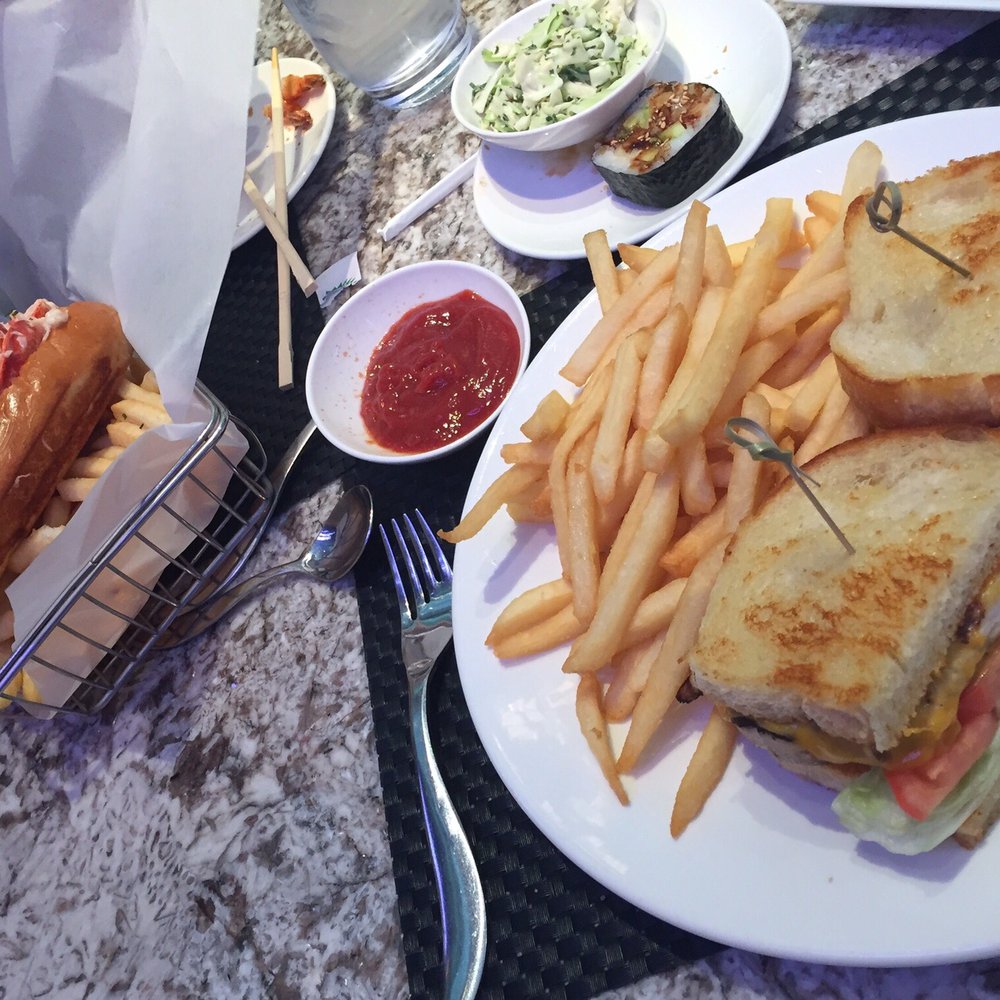 Oceano - Grilled chicken sandwich and lobster roll - Seafood Near Me - Reno, Nevada