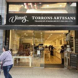 Torrons Vicens - Photo 3: Front of the store