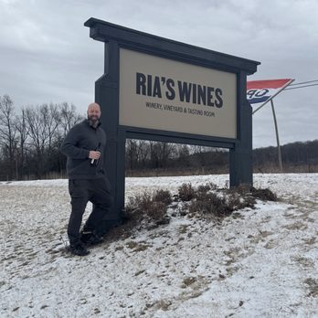 Ria's Wines - Wineries Near Me - Hector, New York