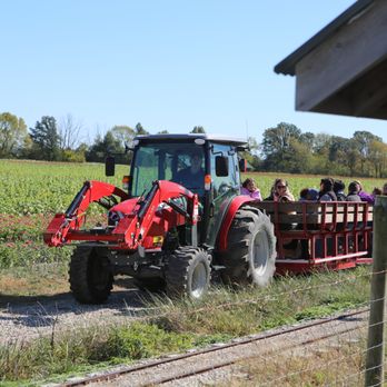 Lark Ranch - Hay ride to the pumpkin patch - Ranches Near Me - Greenfield, Indiana