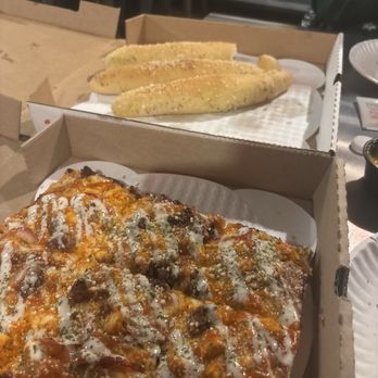 Futuro - Chicken Limo (SD) - Pizza Near Me - Indianapolis, Indiana Futuro - Chicken Limo (SD) - Pizza Near Me - Indianapolis, Indiana