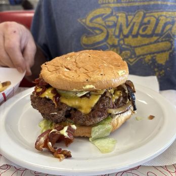 Dearman's Diner - Double cheeseburger w/ bacon and grilled onions - Diners Near Me - Baton Rouge, Louisiana Dearman's Diner - Double cheeseburger w/ bacon and grilled onions - Diners Near Me - Baton Rouge, Louisiana