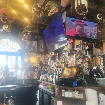 Old Absinthe House - Dive Bars Near Me - New Orleans, Louisiana Old Absinthe House - Dive Bars Near Me - New Orleans, Louisiana