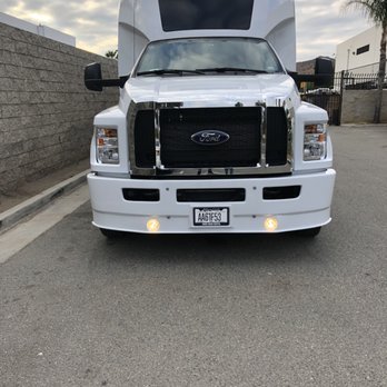 Black Onyx Limo - White Diamond - Party Bus Rentals Near Me - El Cajon, California