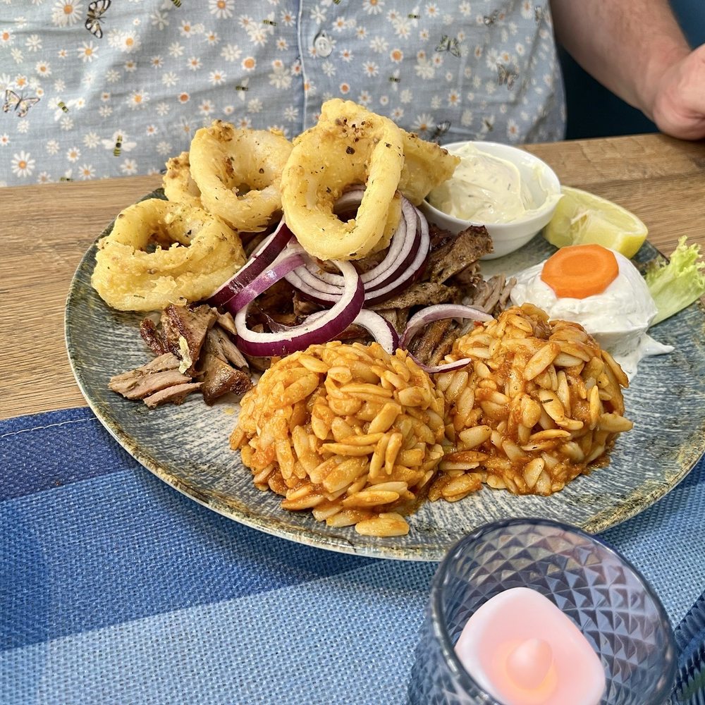 Athene Geleen - Gyros with Kalamaria - Greek Near Me - Geleen, LI Athene Geleen - Gyros with Kalamaria - Greek Near Me - Geleen, LI