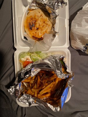 Pupuseria Mana by null