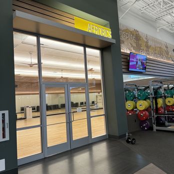 LA Fitness - Gyms Near Me - Linden, New Jersey