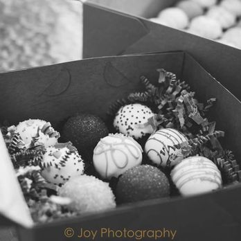 cake ballers - a box of cake balls - Desserts Near Me cake ballers - a box of cake balls - Desserts Near Me
